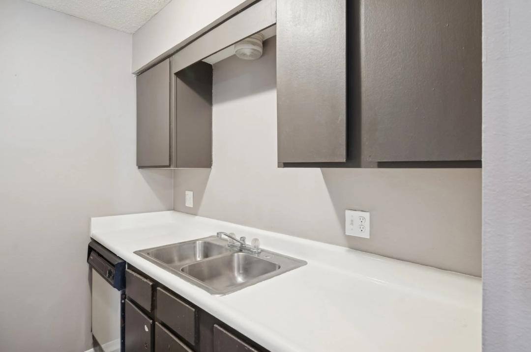 Apartment for rent at Reed's Landing, 1201 N Fretz Ave, Edmond, OK 73003