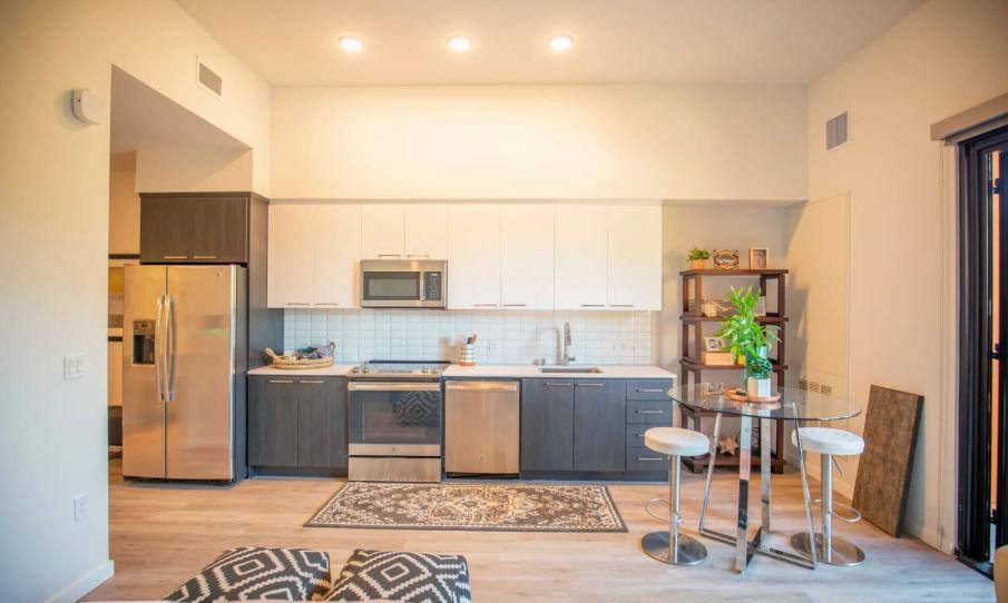 1907 Q St, Sacramento, CA 95811 - Apartment for Rent - Image 2