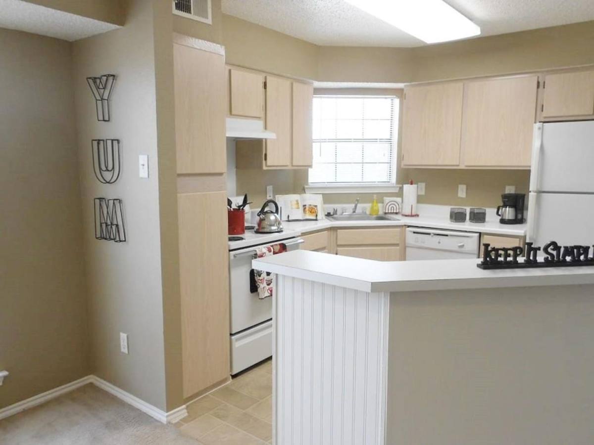 Apartment for rent at 2401 W Spring Creek Parkway, Plano, TX 75023
