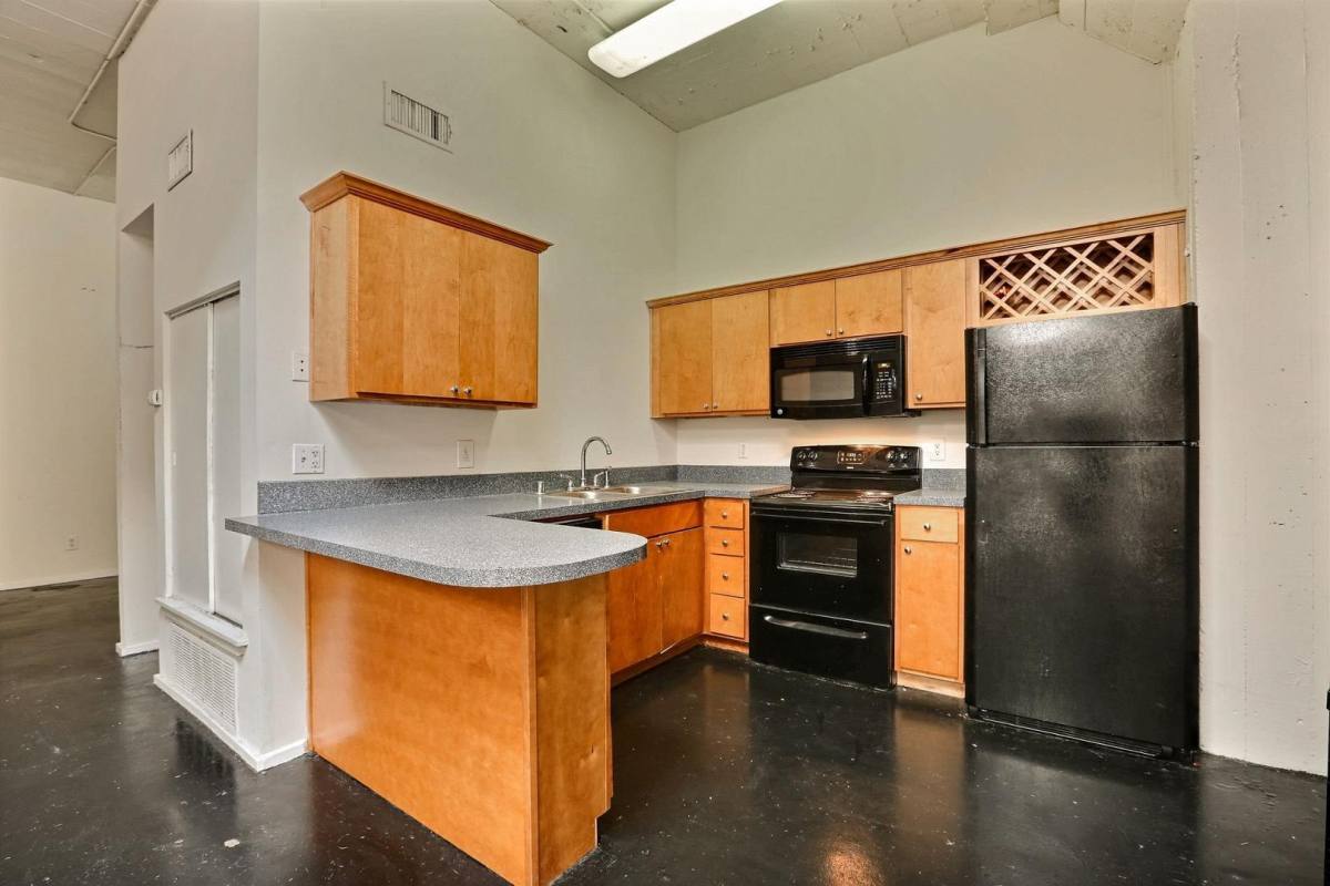 Apartment for rent at 2639 Elm St, Dallas, TX 75226