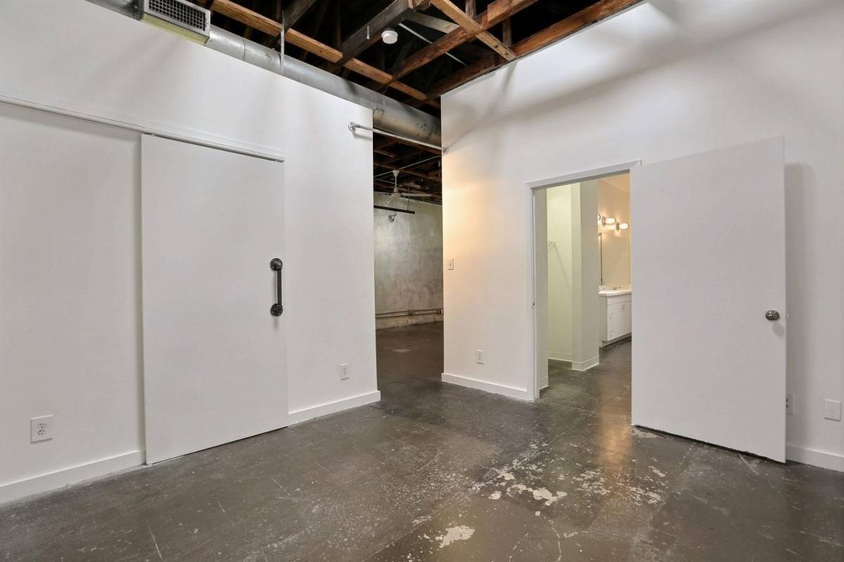 Apartment for rent at Deep Ellum Lofts, 3401 Commerce St, Dallas, TX 75226