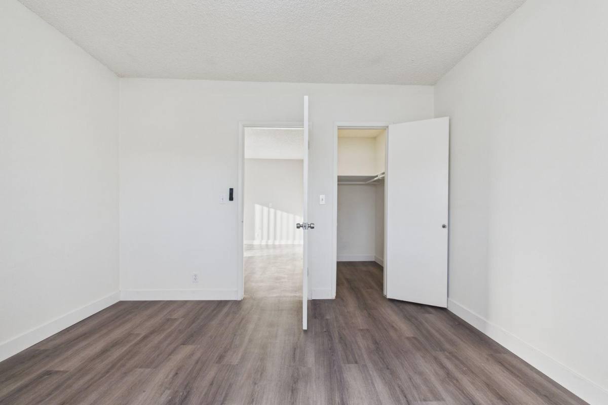 9841-9853 Cedar Court, Bellflower, CA 90706 - Apartment for Rent - Image 4