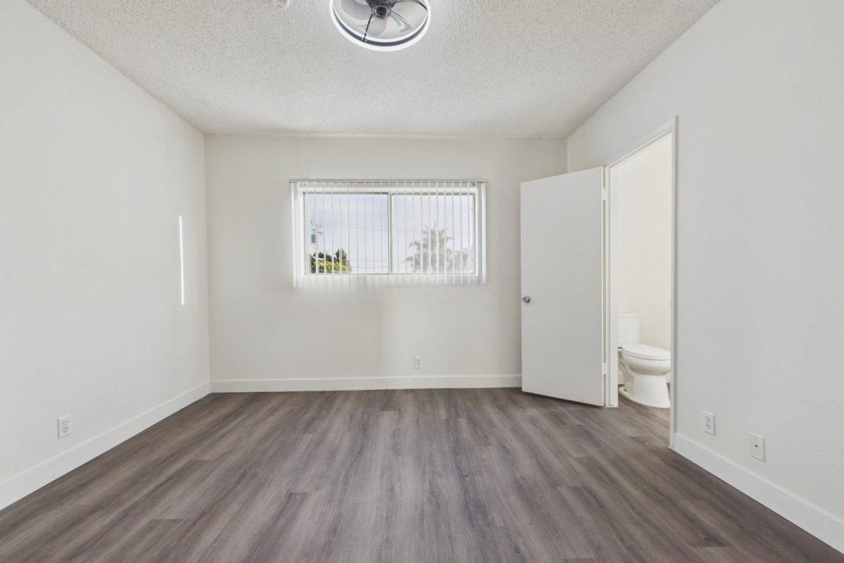 9841-9853 Cedar Court, Bellflower, CA 90706 - Apartment for Rent