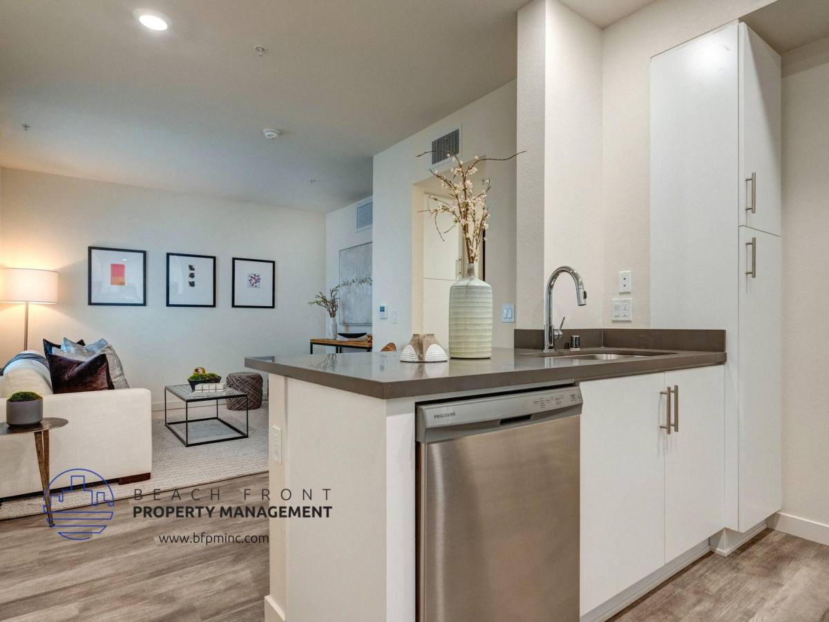 Condo for rent at 1249 W 39th Place, Los Angeles, CA 90037