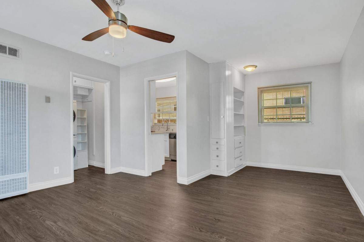 House for rent at 13804 Moorpark St, Sherman Oaks, CA 91423