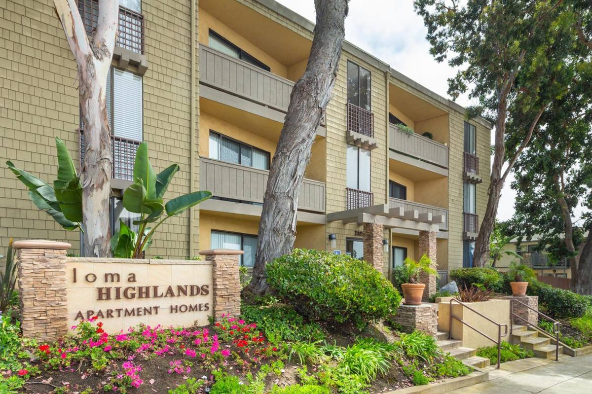Loma Highlands Apartment Homes, 2185 Chatsworth Blvd #13, San Diego, CA 92107 - Apartment for Rent