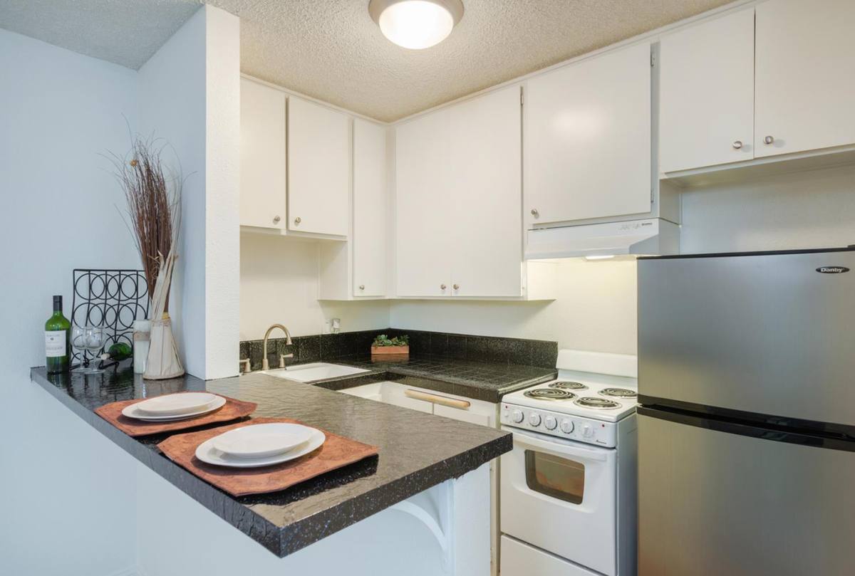 Loma Highlands Apartment Homes, 2185 Chatsworth Blvd #13, San Diego, CA 92107 - Apartment for Rent - Image 5