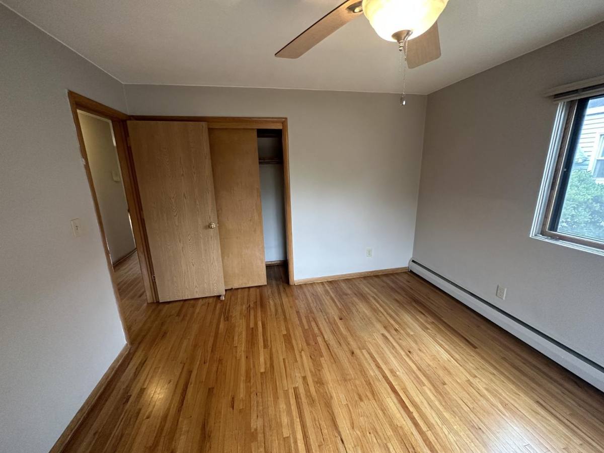 Lake Park, 1547 Wynne Ave, St. Paul, MN 55108 - Apartment for Rent