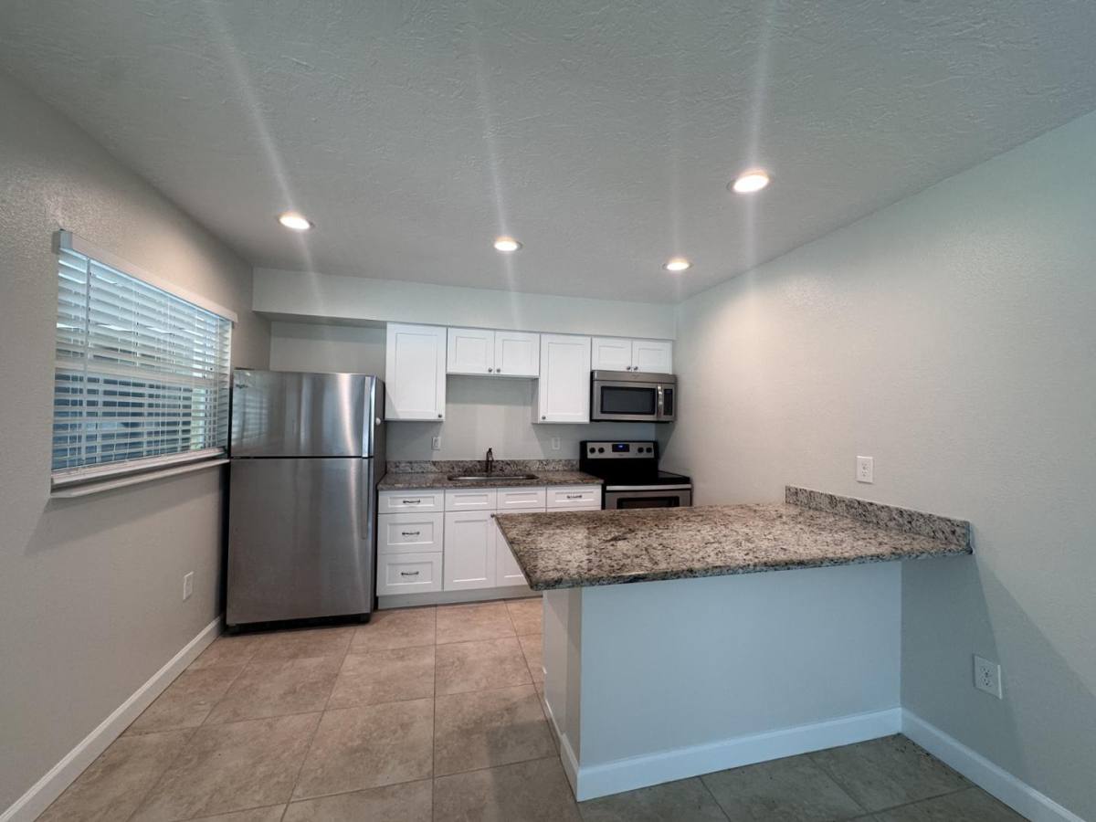 205 Ave Des Parques S #294, Venice, FL 34285 - Townhouse for Rent - Image 4