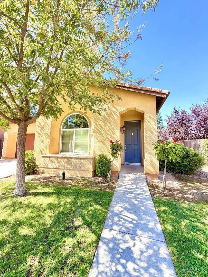 House for rent at 10593 N Sierra Vista Ave, Fresno, CA 93730