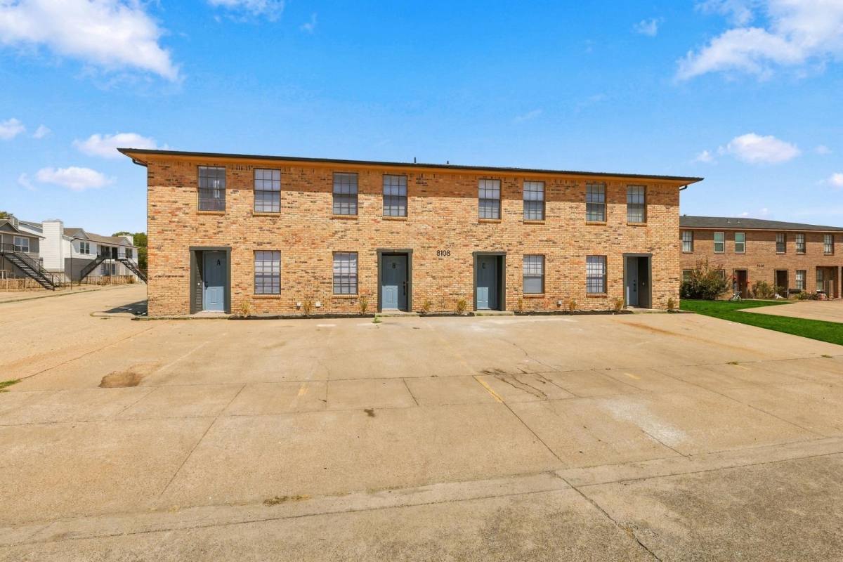 Townhouse for rent at Foxfire Estates, 8108 Foxfire Lane #C, Fort Worth, TX 76108