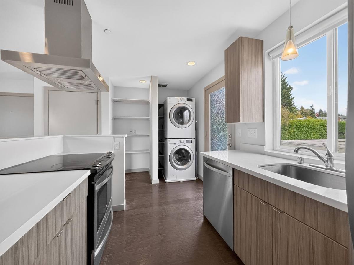 Apartment for rent at 2110 W Dravus St #1, Seattle, WA 98199