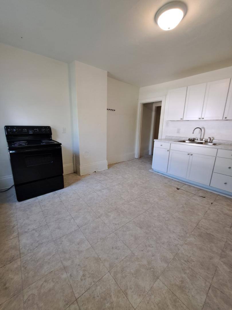 Apartment for rent at 1002 S Fountain Ave, Springfield, OH 45506