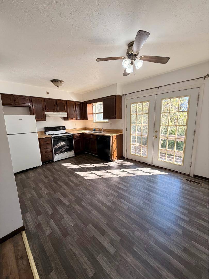 900 5th St #2, Brilliant, OH 43913 - Townhouse for Rent - Image 3