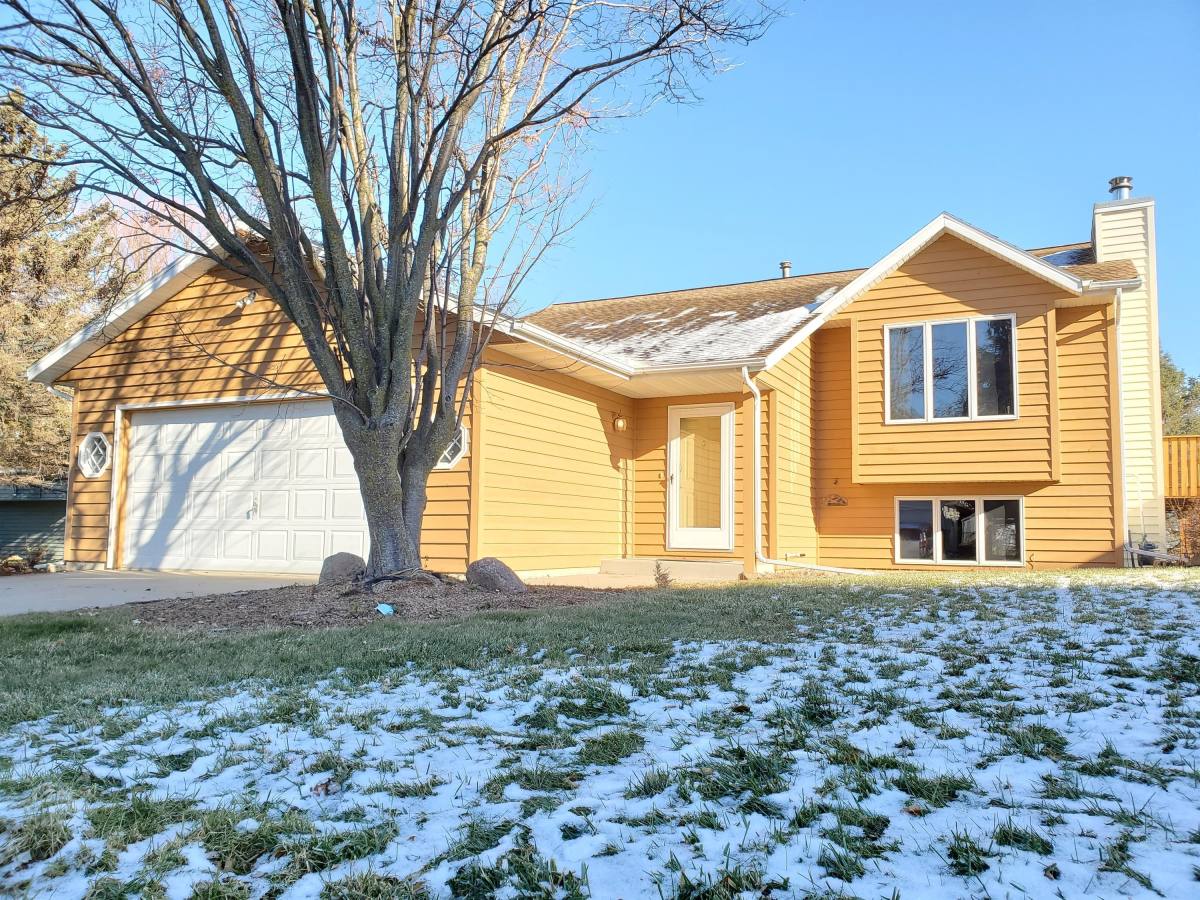 House for rent at 3742 10th Ave SW, Rochester, MN 55902