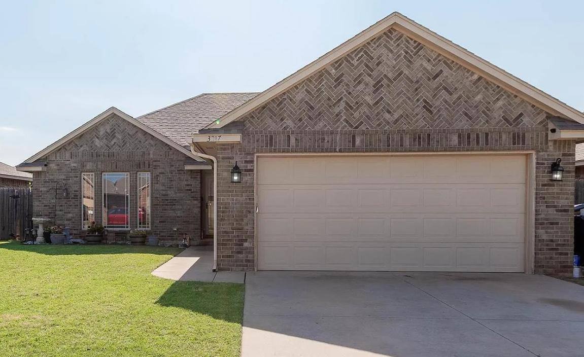 3217 Tenkiller Court, Yukon, OK 73099 - House for Rent - Image 1