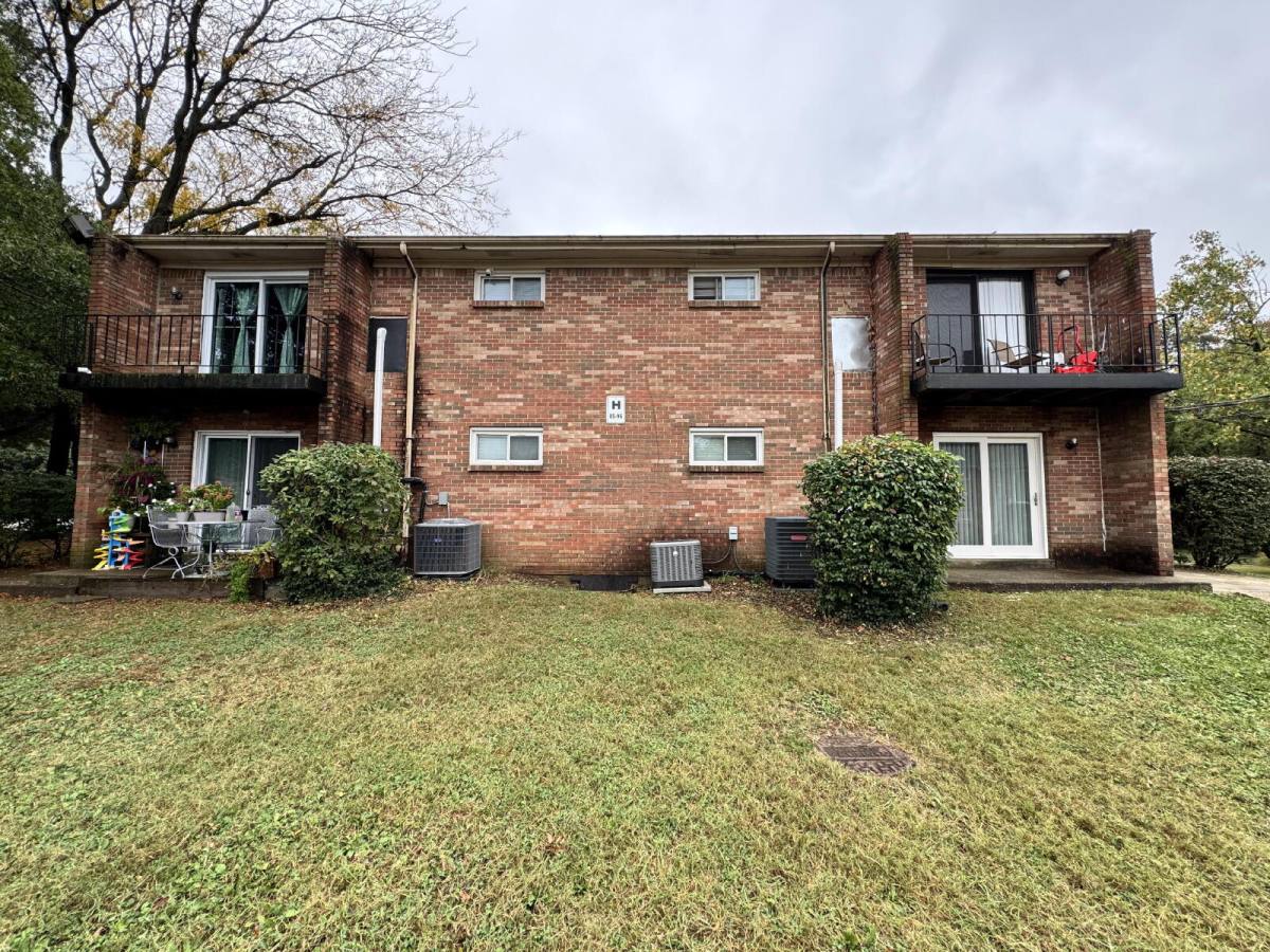 Apartment for rent at 2045 Cambridge Dr #105, Lexington, KY 40504