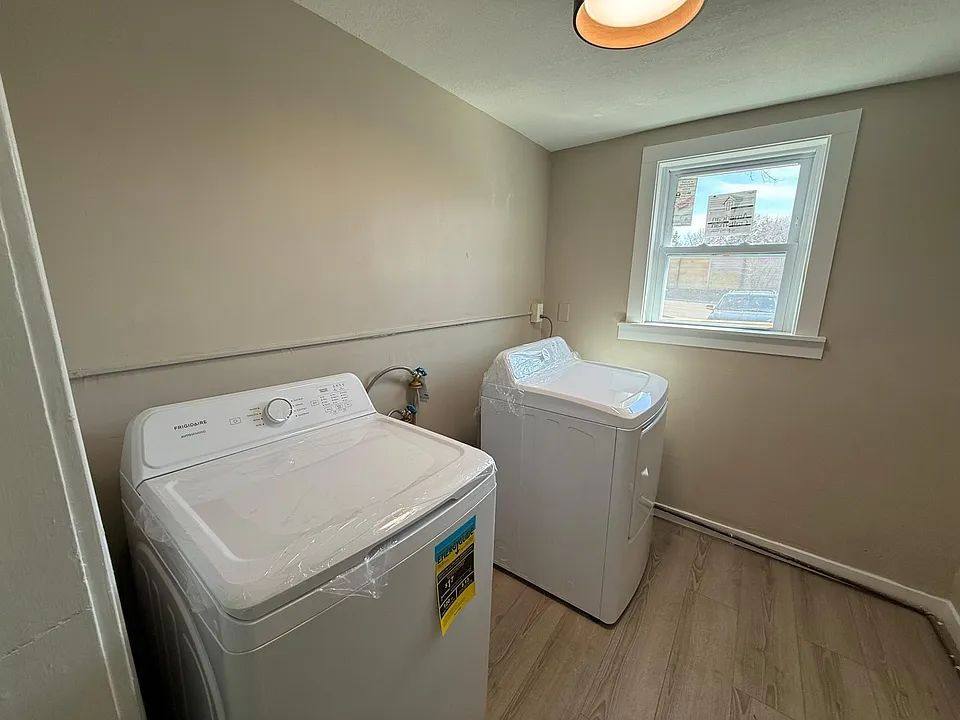 1603 Hudson Rd, St. Paul, MN 55106 - House for Rent - Image 2