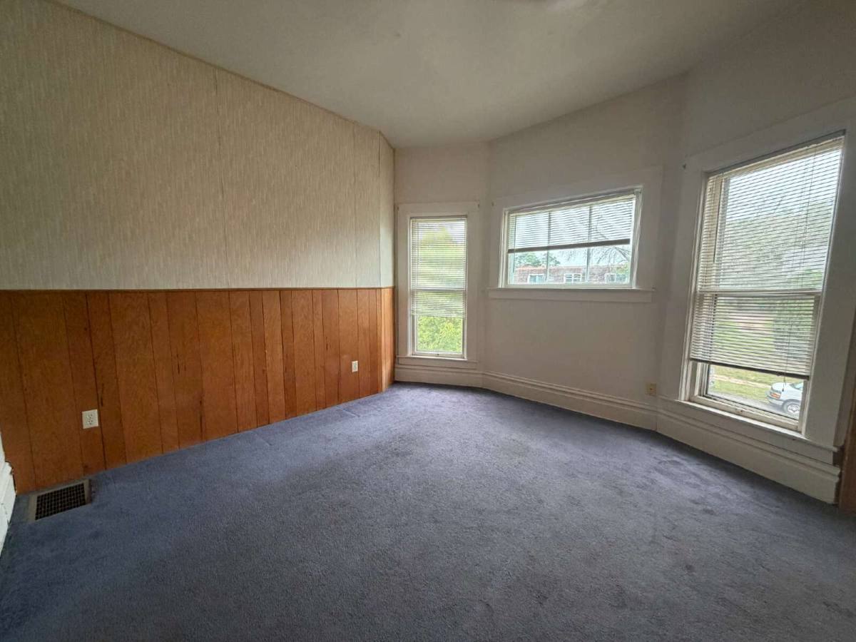 211 Fulton St, Eau Claire, WI 54703 - Apartment for Rent - Image 6