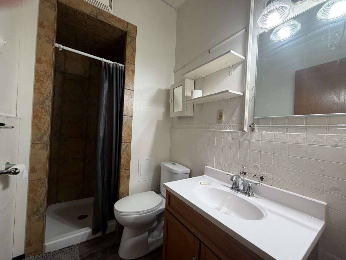 211 Fulton St, Eau Claire, WI 54703 - Apartment for Rent - Image 9