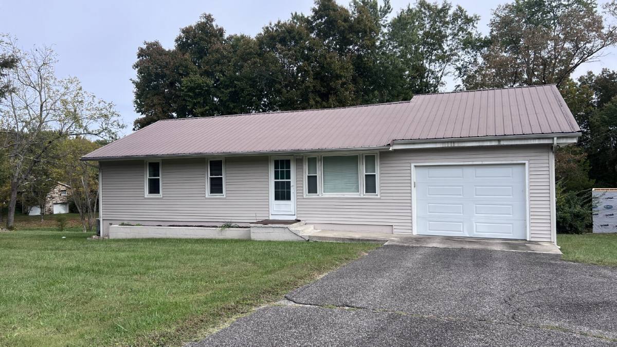 House for rent at 2721 Lantana Rd, Crossville, TN 38572