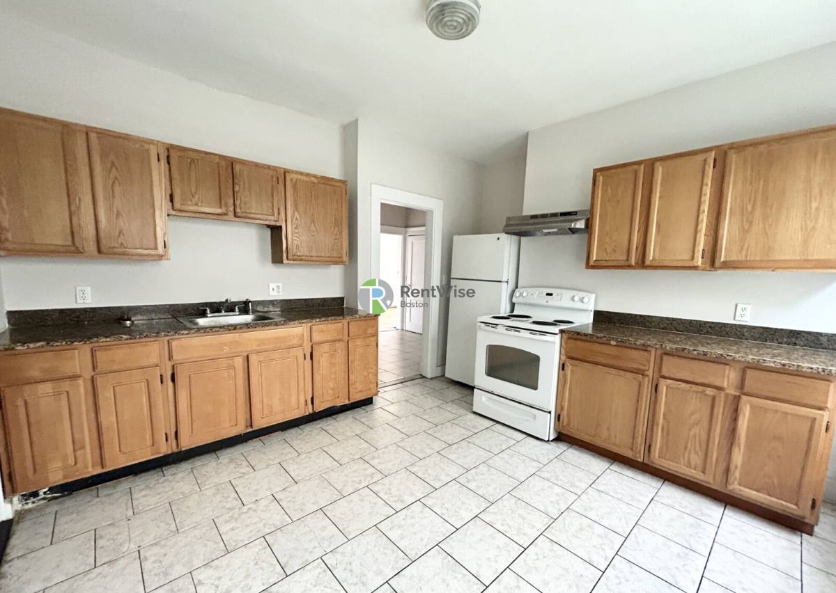 7 Hesston Terrace #1, Dorchester, MA 02125 - Apartment for Rent - Image 2
