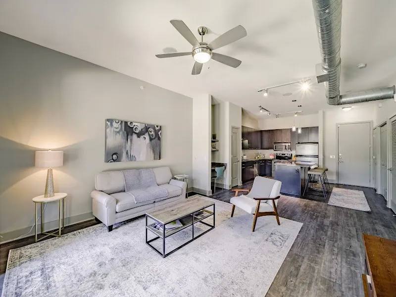 1900 Hi Line Dr, Dallas, TX 75207 - Apartment for Rent - Image 4