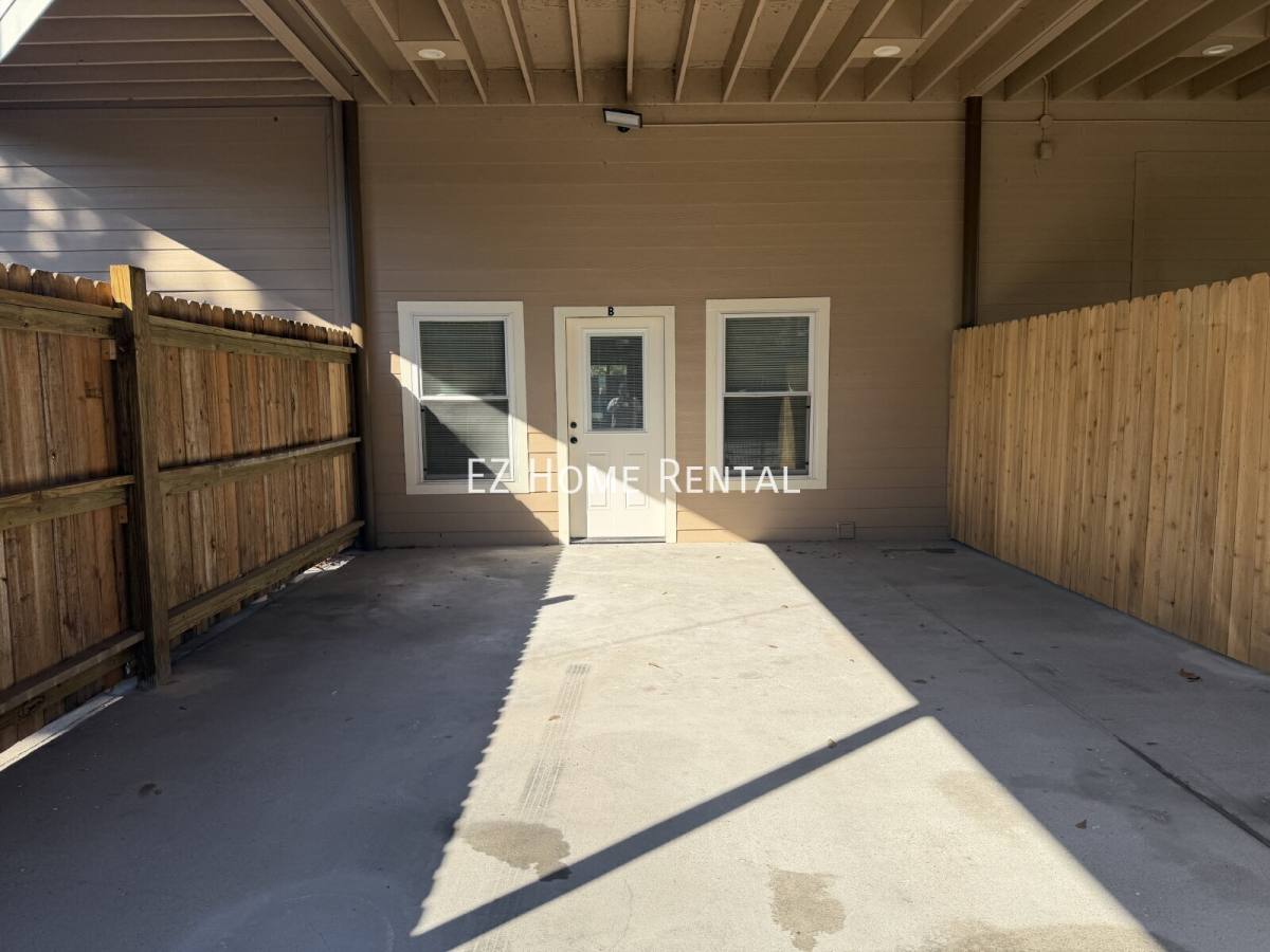 Apartment for rent at 1014 Roxella St #B, Houston, TX 77076