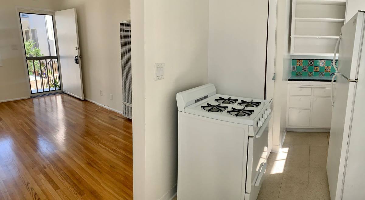 11742 Goshen Ave, Los Angeles, CA 90049 - Apartment for Rent - Image 9