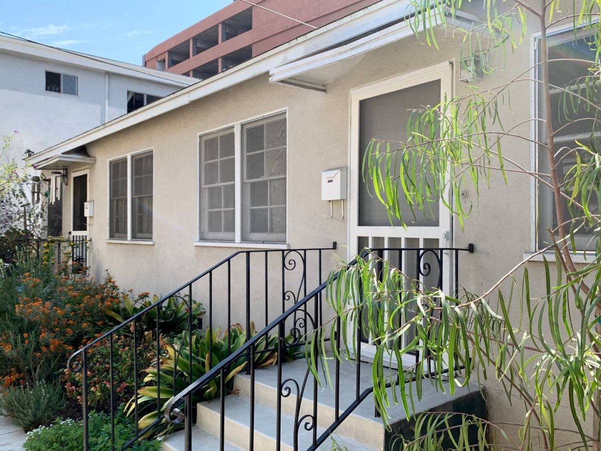 11742 Goshen Ave, Los Angeles, CA 90049 - Apartment for Rent - Image 2