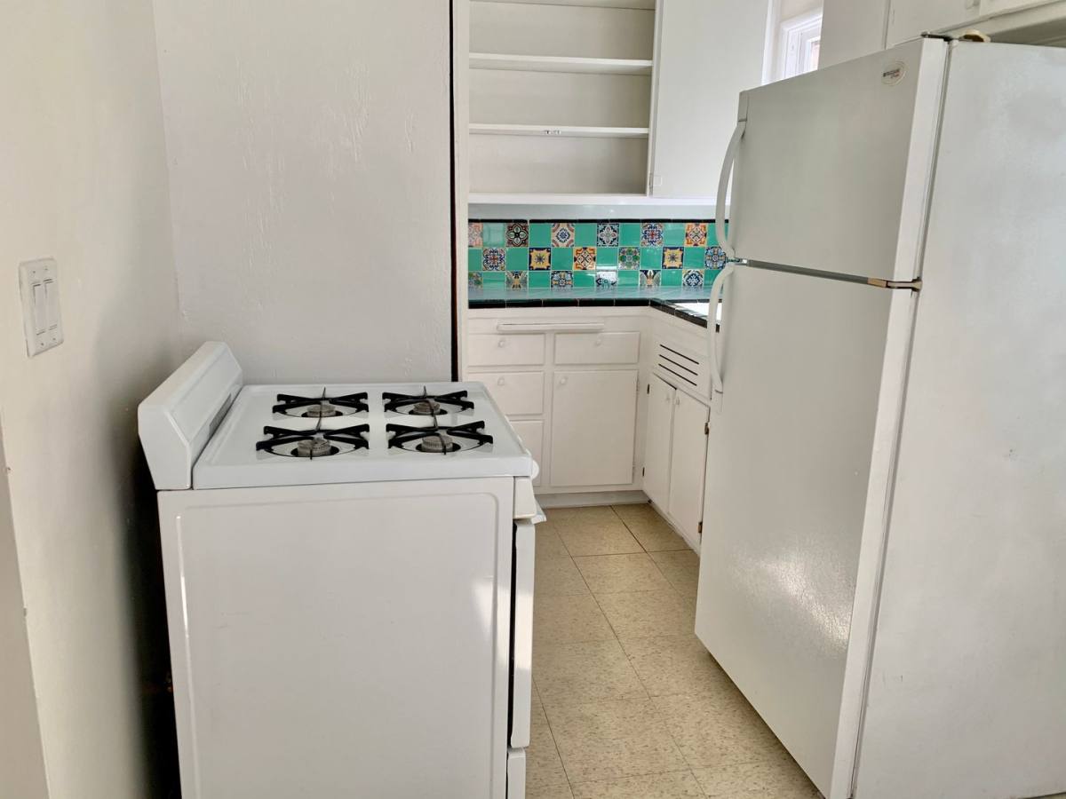 11742 Goshen Ave, Los Angeles, CA 90049 - Apartment for Rent - Image 10