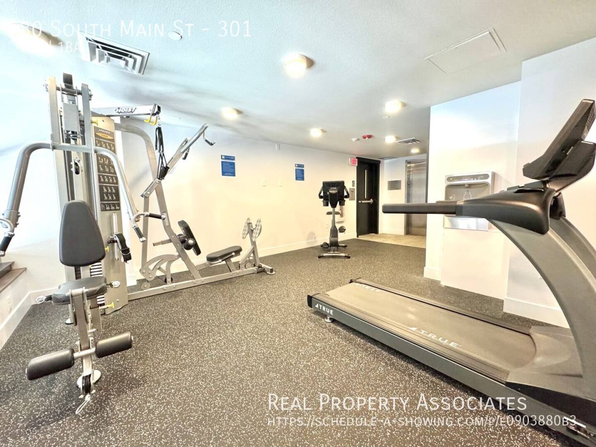 80 S Main St #301, Seattle, WA 98104 - Apartment for Rent - Image 2