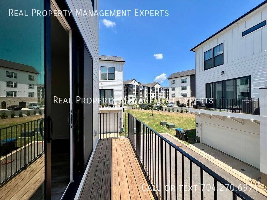 12110 Storm Lane, Charlotte, NC 28277 - Townhouse for Rent - Image 8