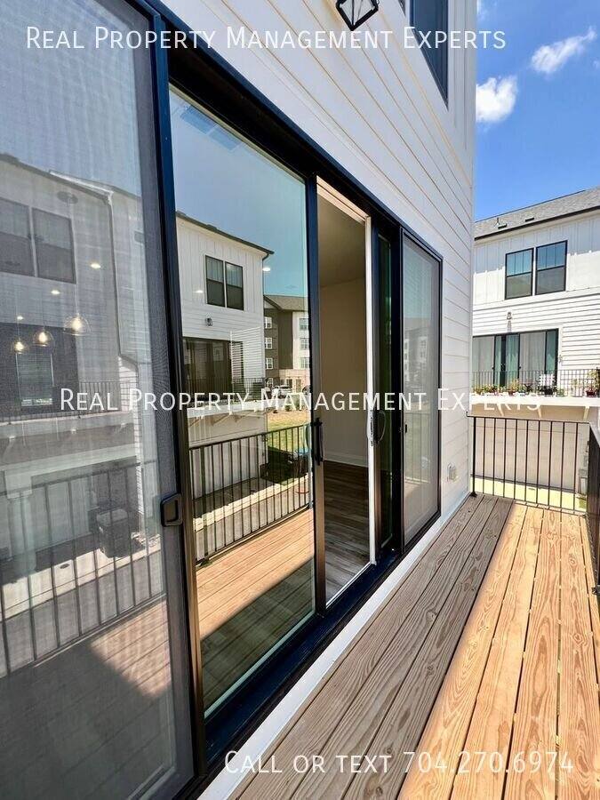 12110 Storm Lane, Charlotte, NC 28277 - Townhouse for Rent - Image 9