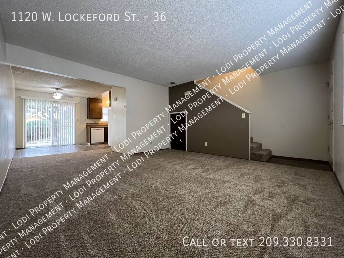 Townhouse for rent at 1120 W Lockeford St #36, Lodi, CA 95240