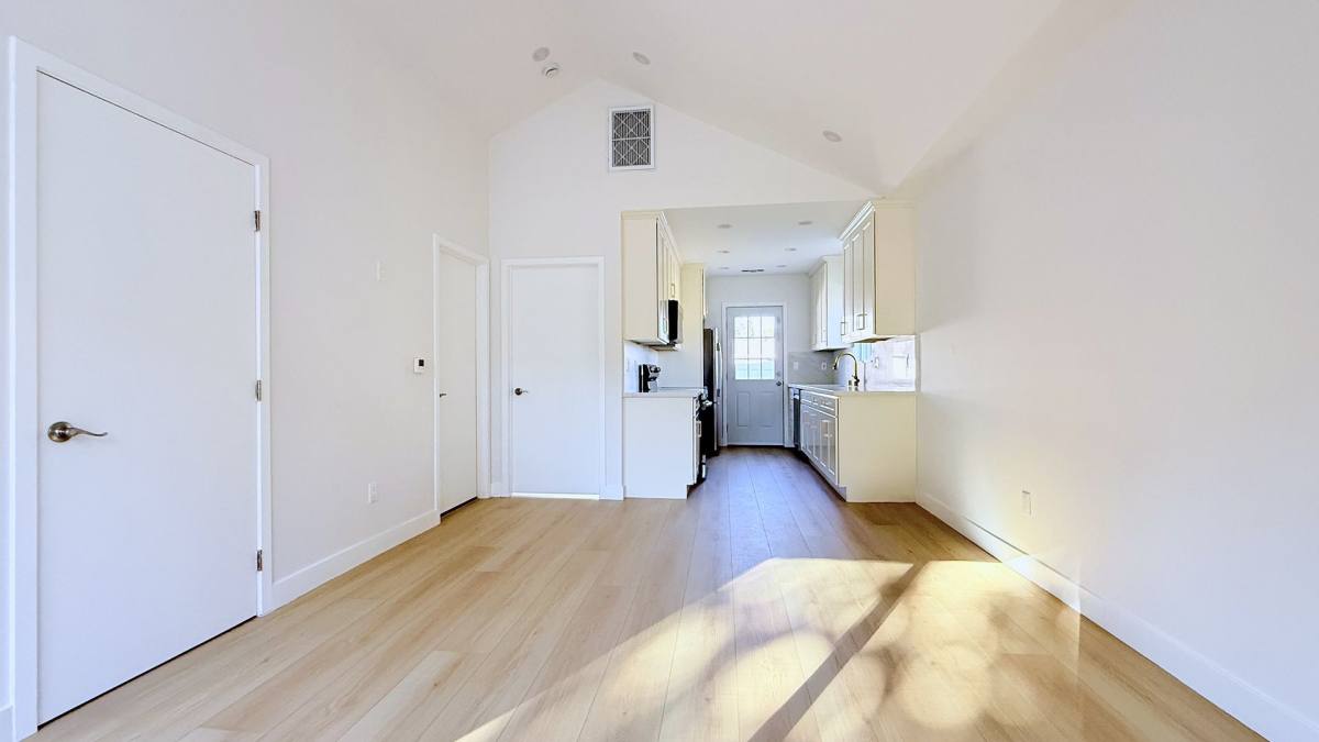 House for rent at 10211 Nassau Ave, Sunland, CA 91040