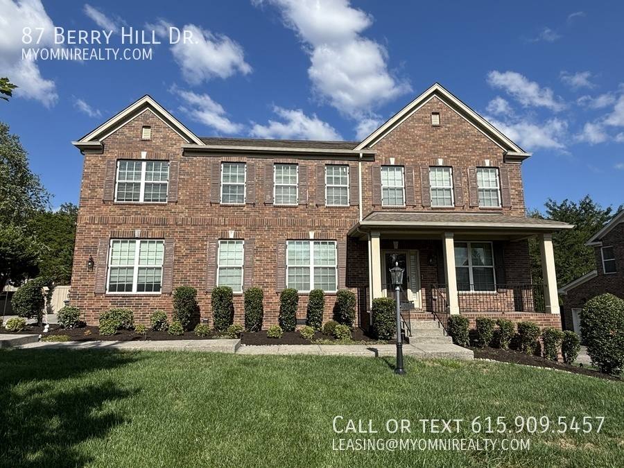 House for rent at 87 Berry Hill Dr, Hendersonville, TN 37075