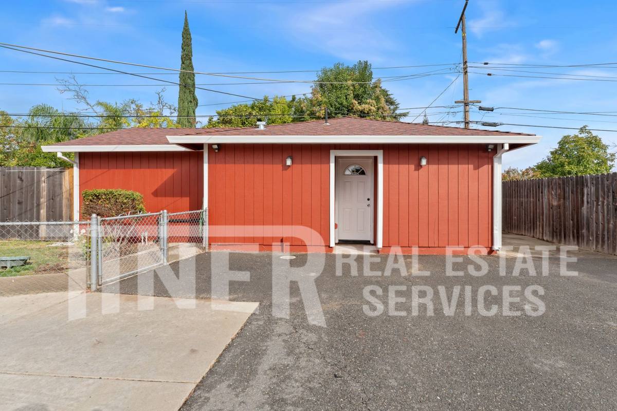 House for rent at 4515 Whitney Ave, Sacramento, CA 95821