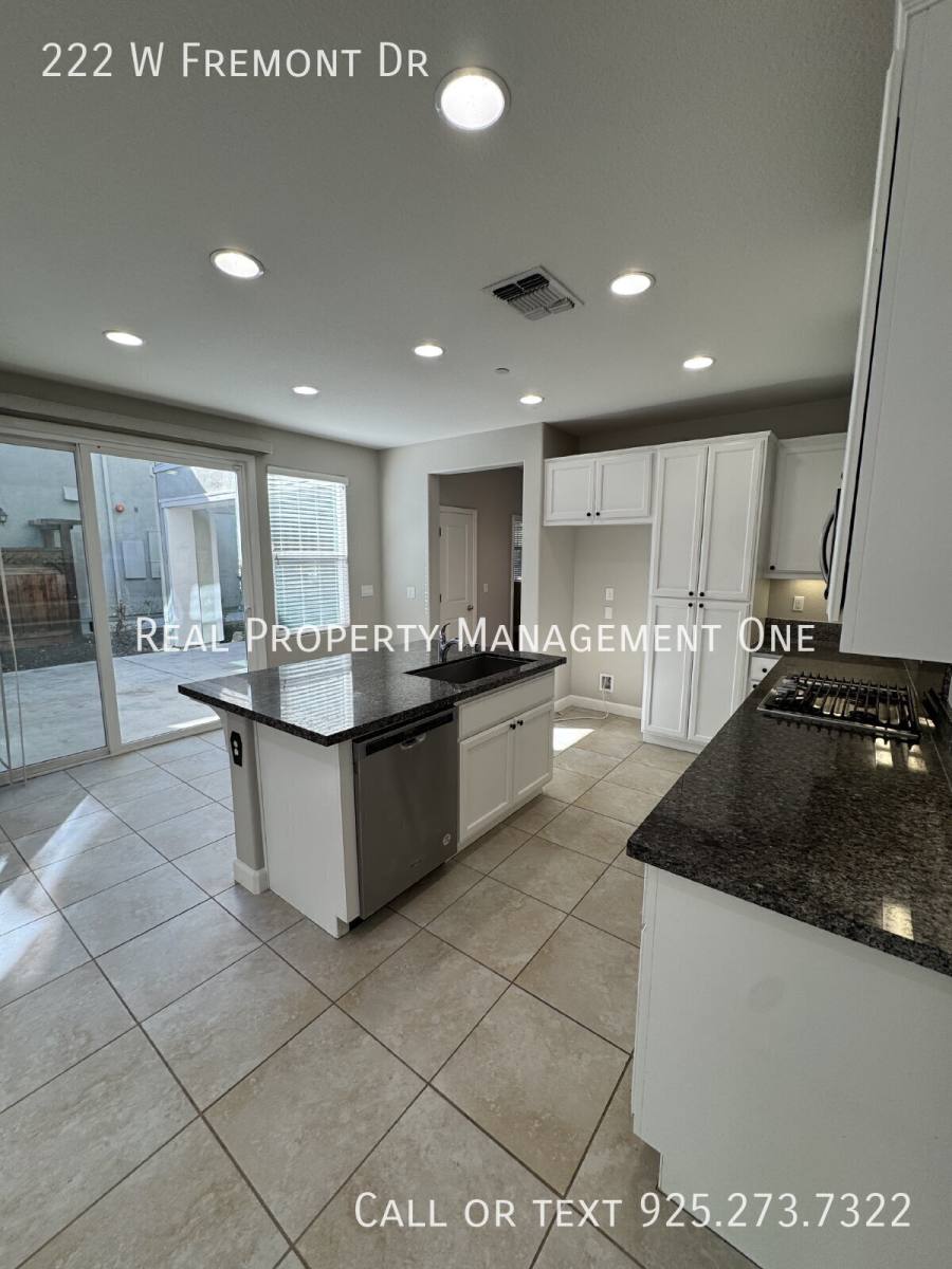 222 W Fremont Dr, Tracy, CA 95391 - House for Rent - Image 10