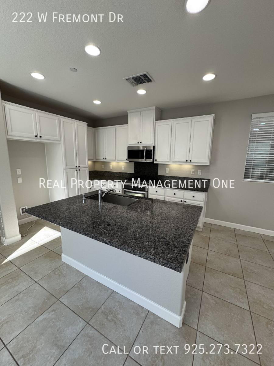 222 W Fremont Dr, Tracy, CA 95391 - House for Rent - Image 8