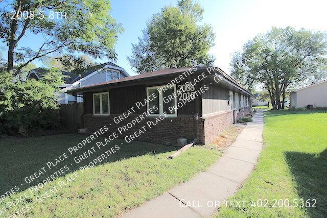 2008 S 8th, Lincoln, NE 68502 - Apartment for Rent - Image 1