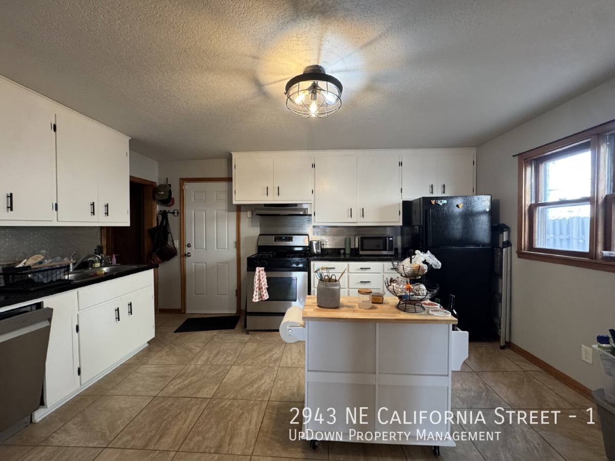 2943 NE California St #1, Minneapolis, MN 55418 - Apartment for Rent - Image 3