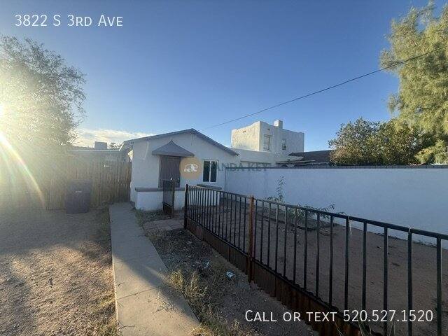 3822 S 3rd Ave, Tucson, AZ 85714 - House for Rent
