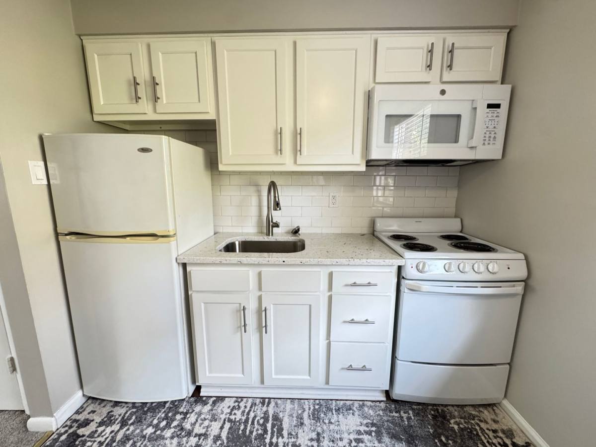 Apartment for rent at 334 S Broadway #7, Lexington, KY 40508