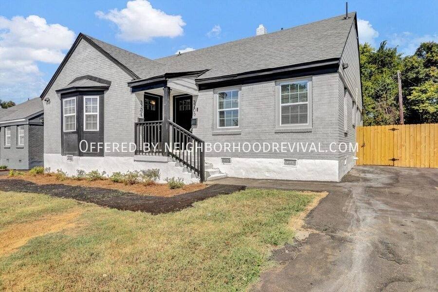 Apartment for rent at 3206 Walnut Grove Rd, Memphis, TN 38111