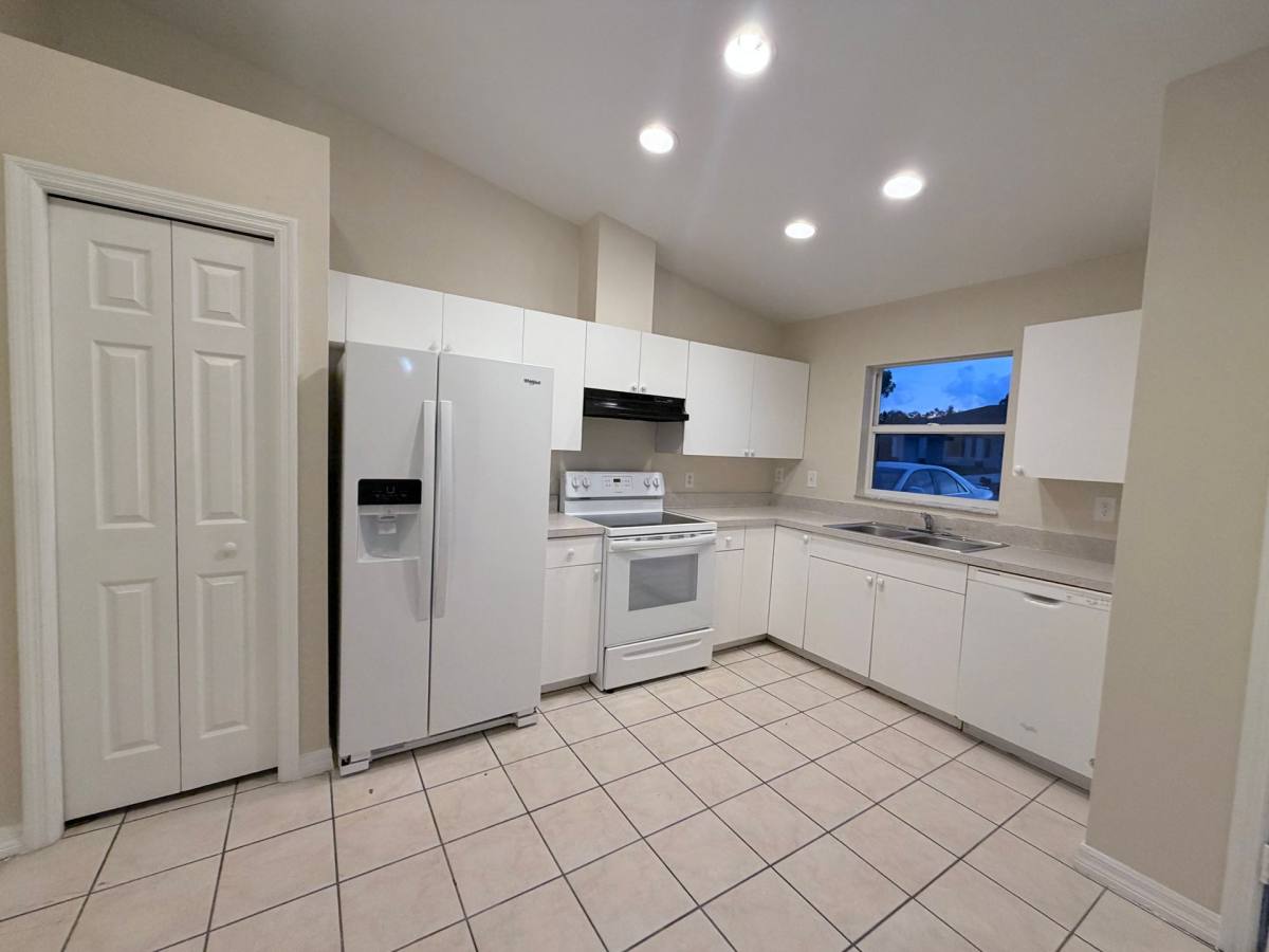 4538 Golfview Blvd, Lehigh Acres, FL 33973 - Apartment for Rent - Image 3