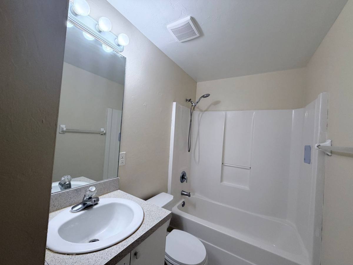 4538 Golfview Blvd, Lehigh Acres, FL 33973 - Apartment for Rent - Image 4