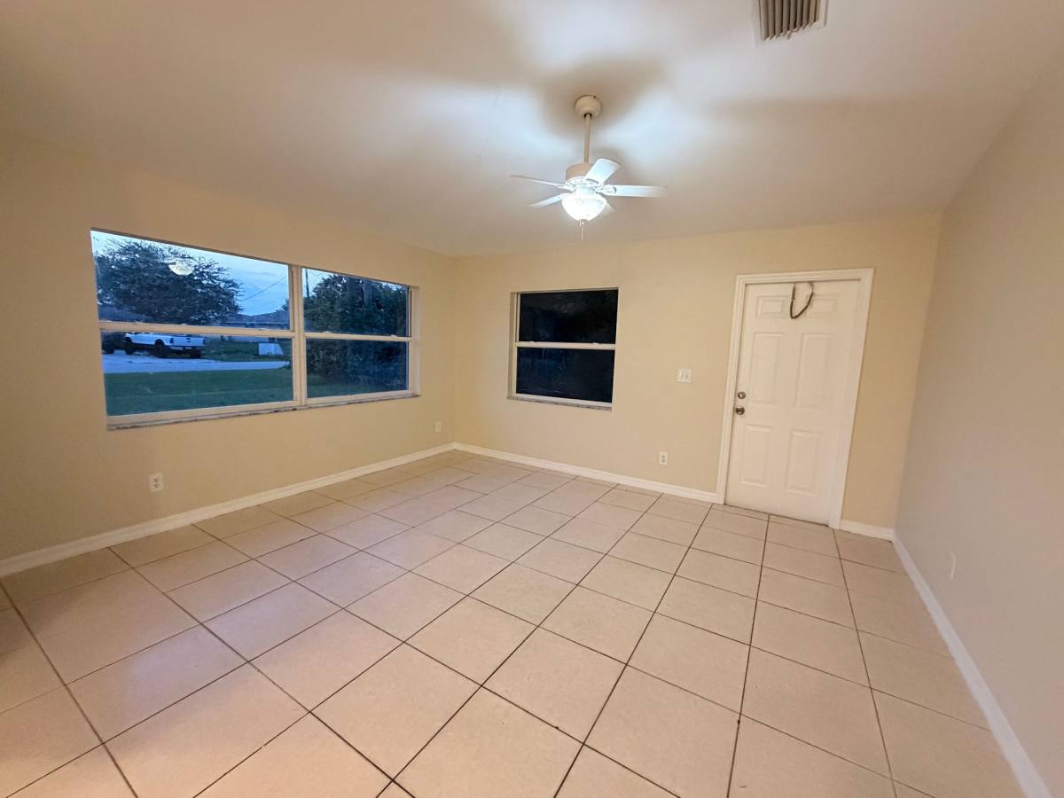 4538 Golfview Blvd, Lehigh Acres, FL 33973 - Apartment for Rent - Image 2