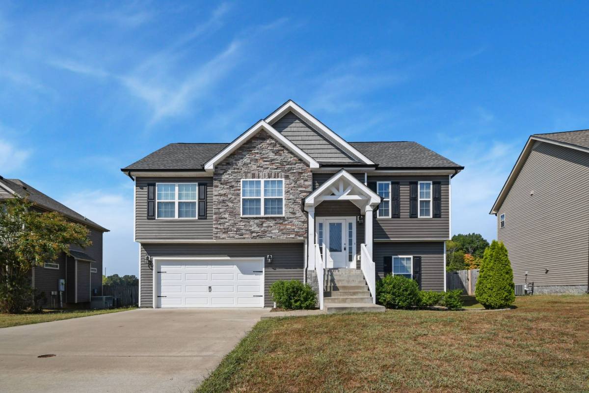 House for rent at 106 Sycamore Hill Dr, Clarksville, TN 37042