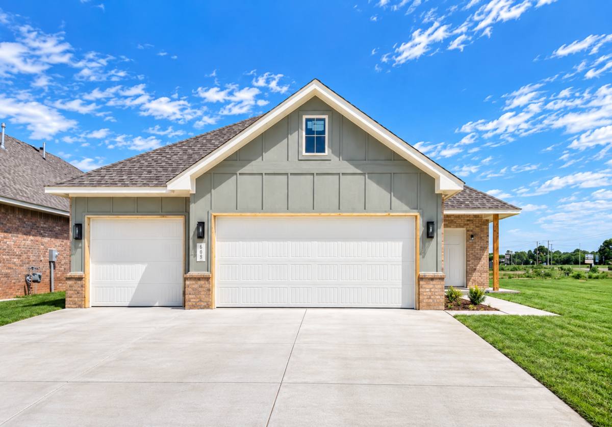 10617 SW 18th St, Yukon, OK 73099 - House for Rent - Image 1